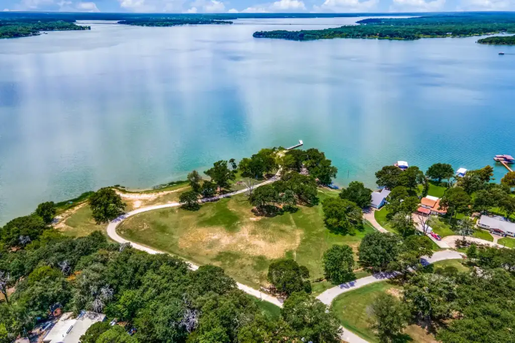 Tranquil Lake Cove, This beautiful lakeside home